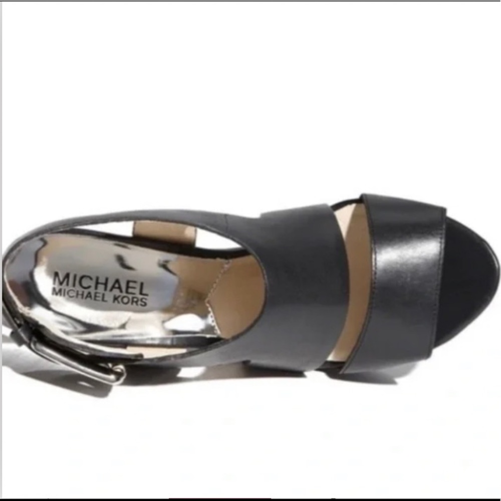 SOLD! Michael Kors Vintage Carla Black Strapped Platform Stacked High Heels 6.5 - Picture 4 of 7